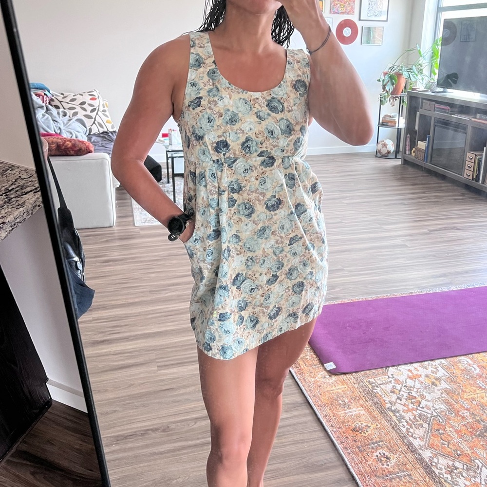 vintage floral 70s mini dress with pockets